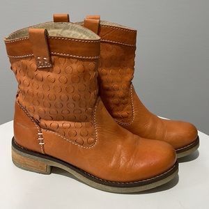Sandwich_ fashion contemporary style orange boots size 6.5